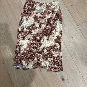 Leopard print midi skirt